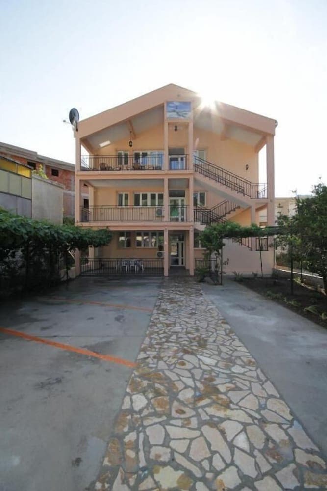 Apartments Centar Sutomore