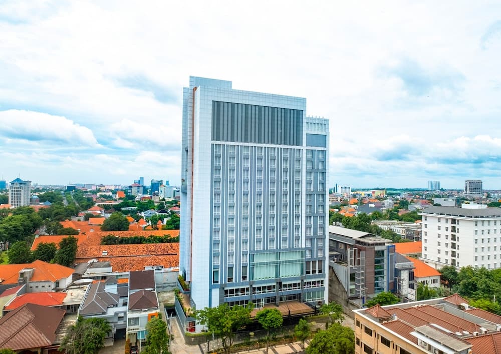 Grand Swiss-Belhotel Darmo