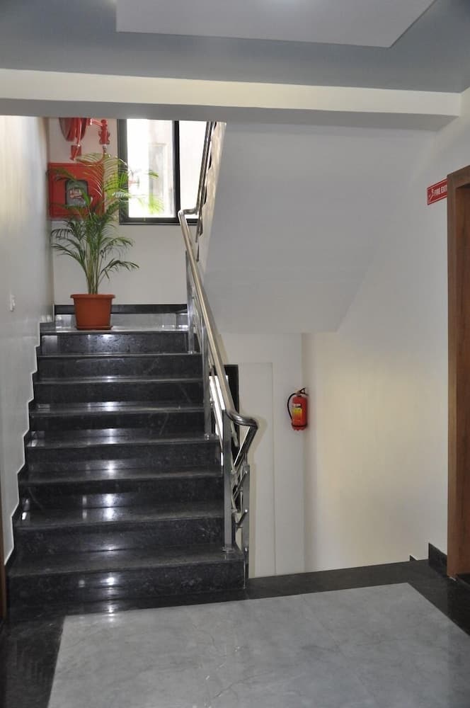 Treebo Raana Encore - Near Magarpatta