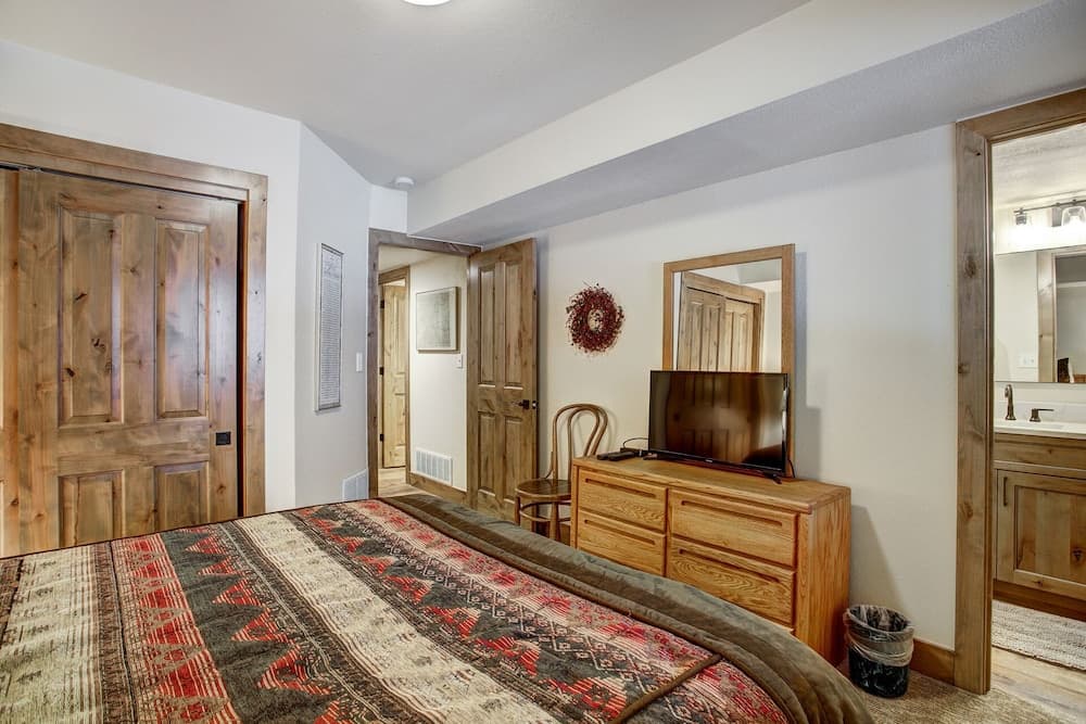 Village Point 308