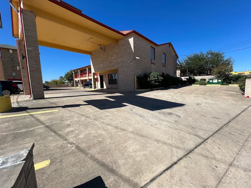 Executive Inn & Suites Lackland AFB