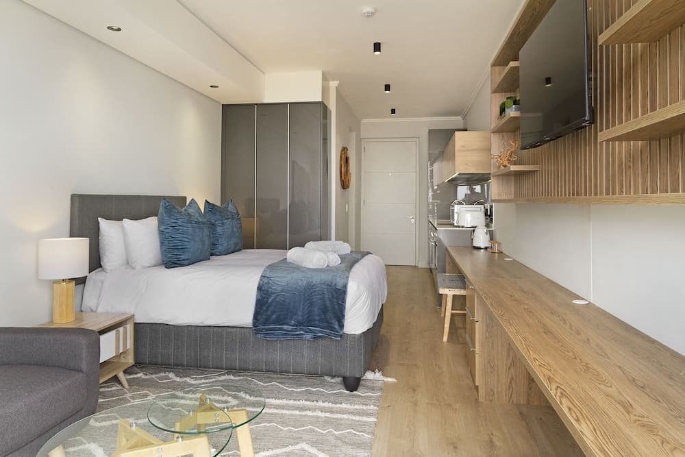 Ellipse Waterfall 31015