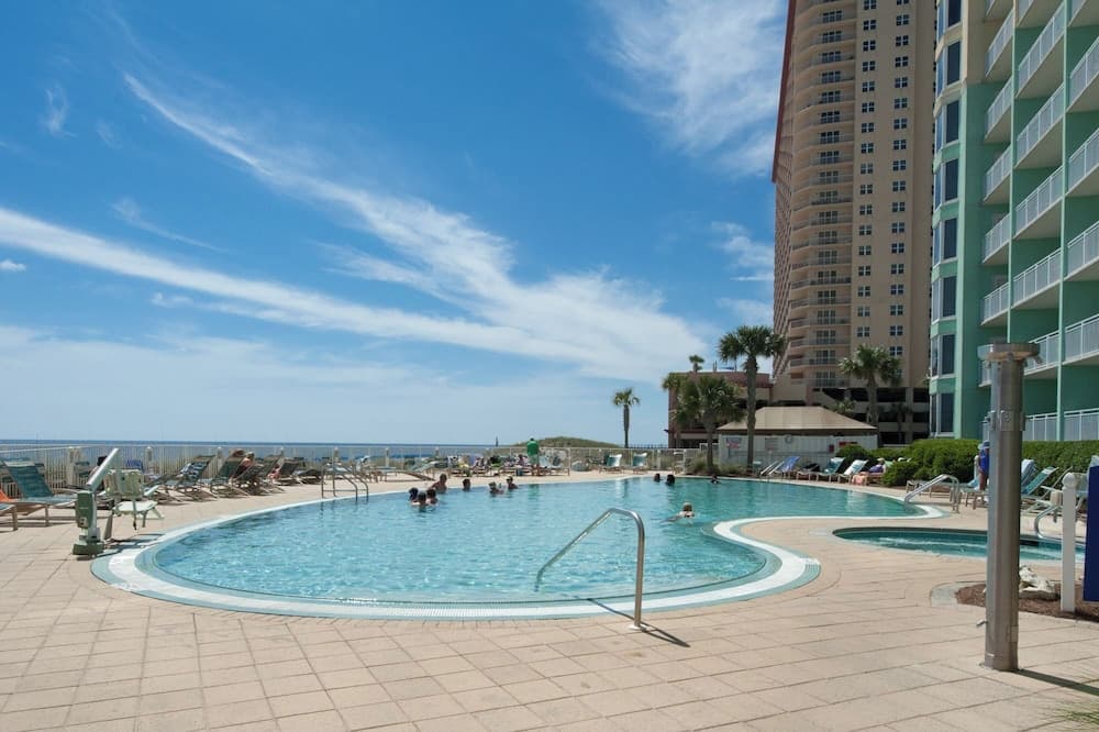 Emerald Beach Resort 2235