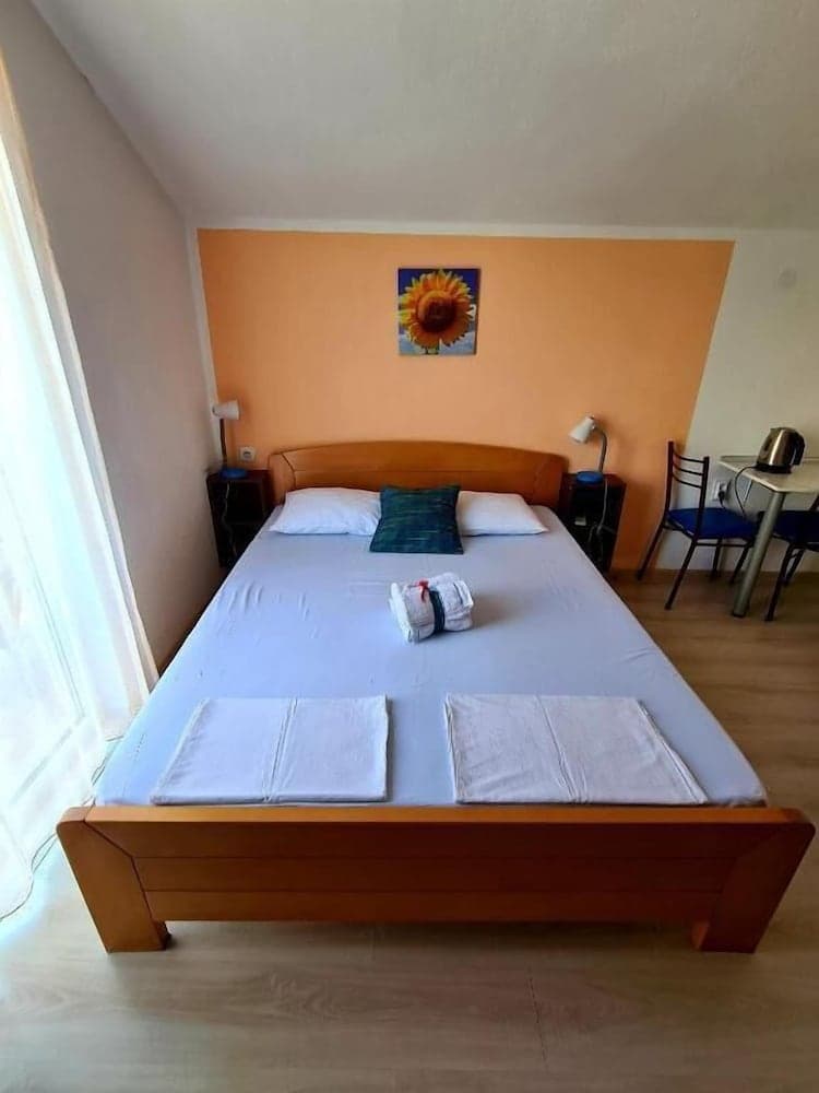 Olive Garden Apartments Petrovic