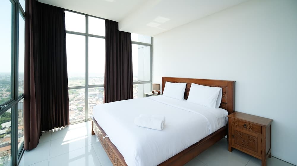 Homey 1Br With Extra Room Apartment At Aryaduta Residence Surabaya