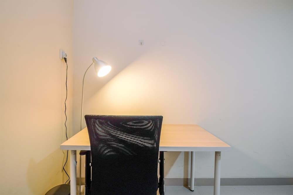 Spacious And Elegant 1Br Apartment Pejaten Park Residence