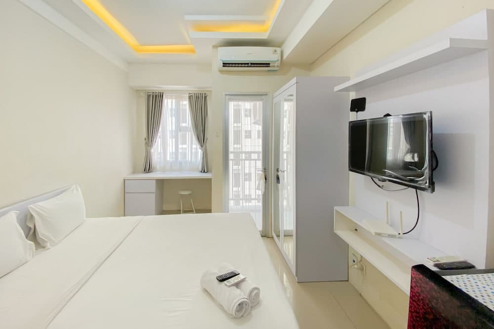 Minimalist And Cozy Studio Transpark Juanda Bekasi Timur Apartment
