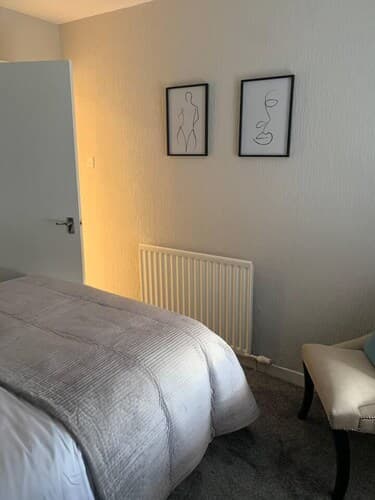 the Crescent, Large Spacious Central Flat