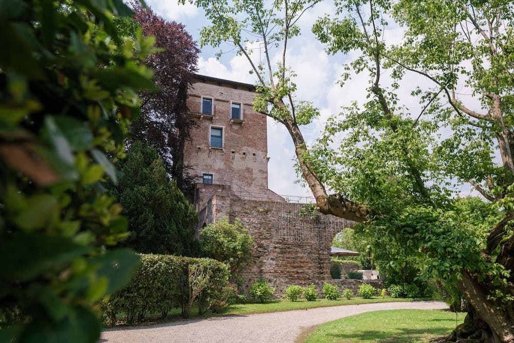 Massimago Wine Tower