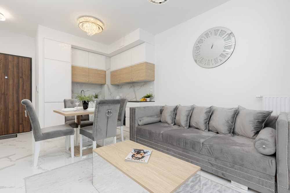 Sarmacka Apartment Warsaw by Renters