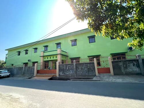 Hotel O Kost Gowa Near Gowa