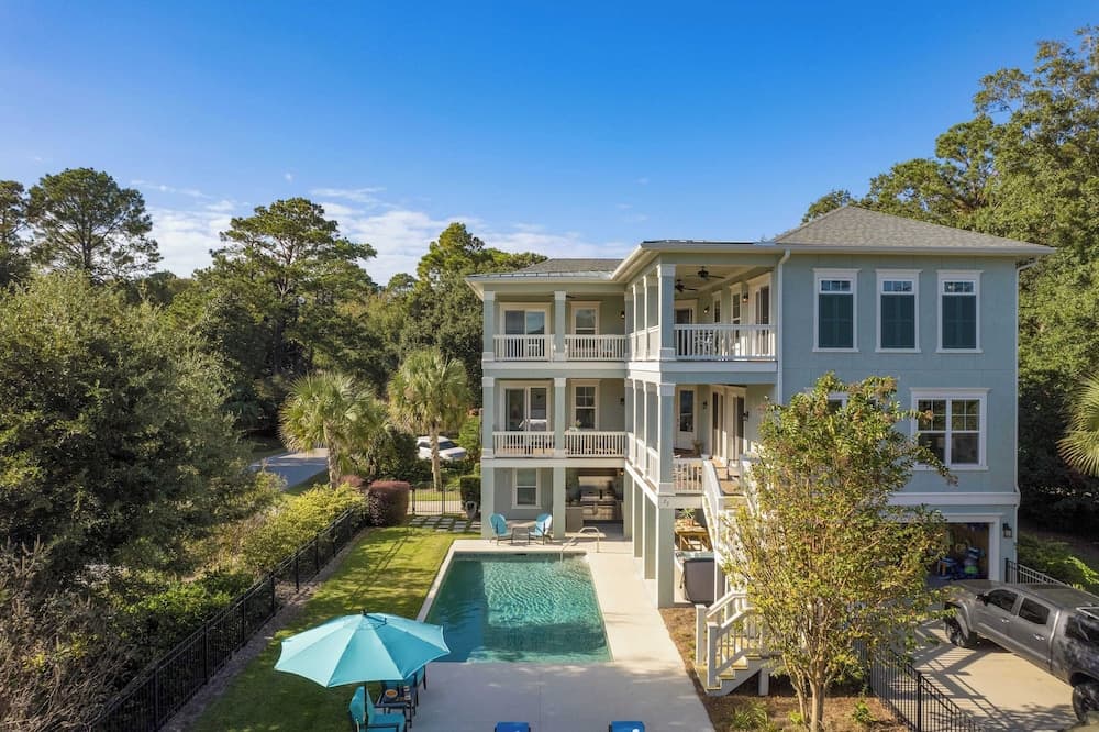 Sweetbay by Avantstay 1 Min Walk to Beach + Pool