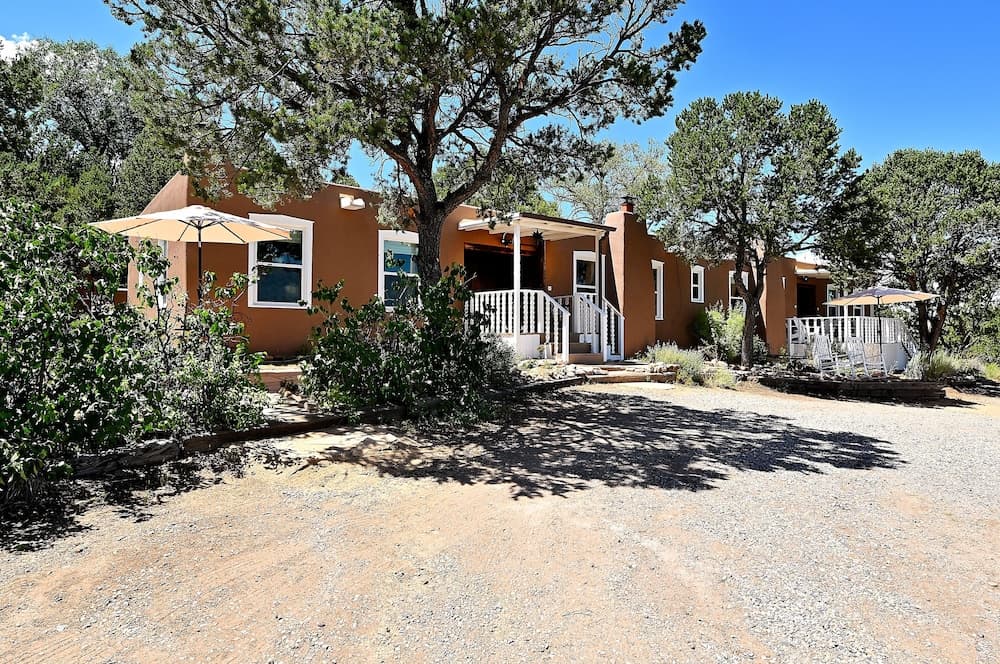Tesuque Outpost 3 Suites Mountain Views