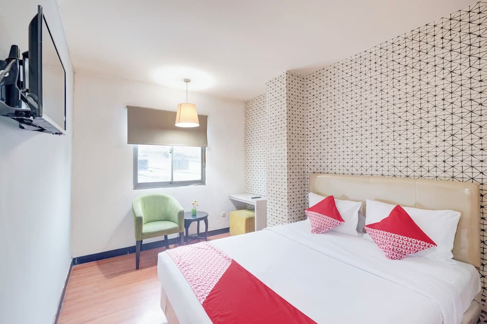 Collection O Feodora Hotel Near Mangga Besar Station