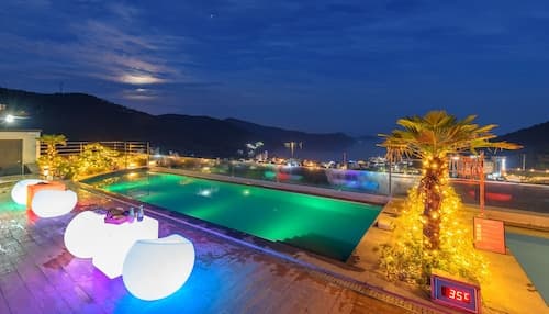 Friemily Pool Villa & Hotel