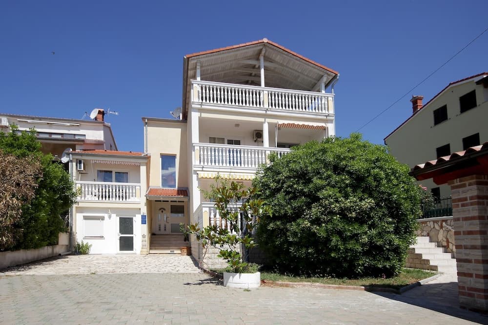 Apartments Domic