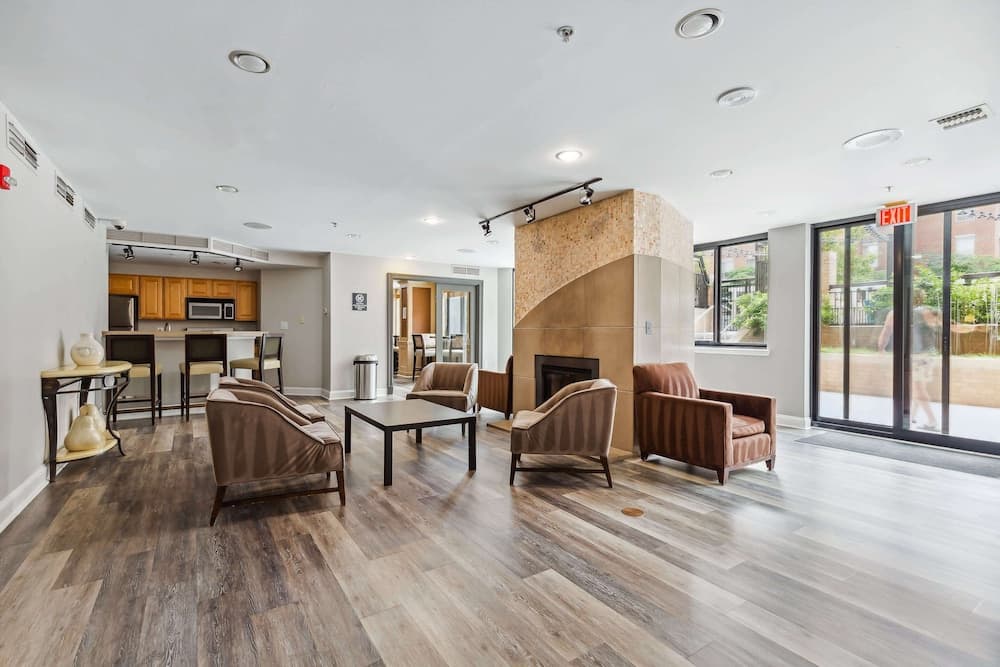 2BR Luxury City Suite With Gym & Pool