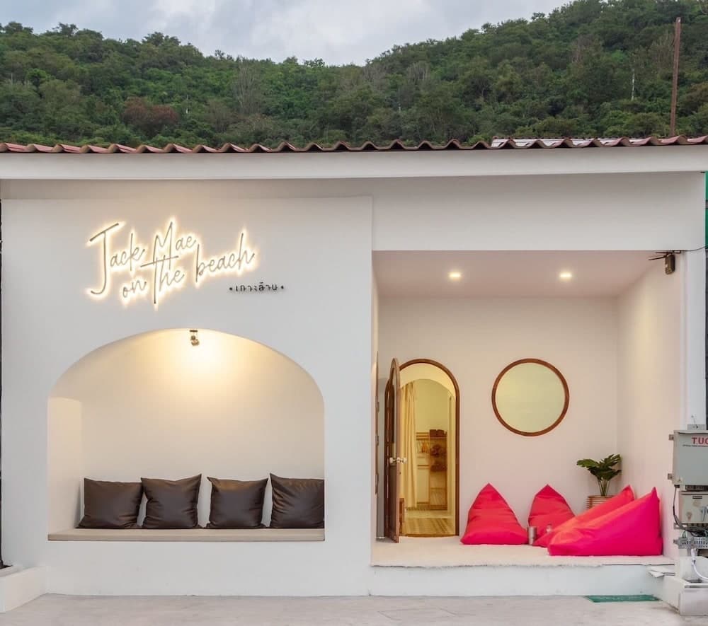 Tawaen Beach Villa