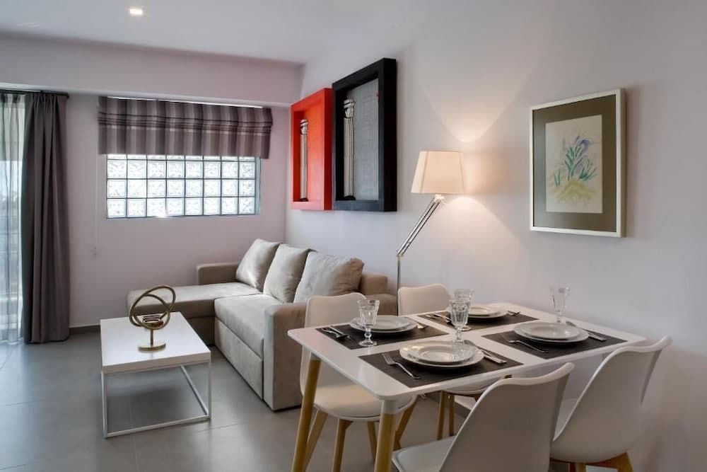 SynAthens Apartments & Studios