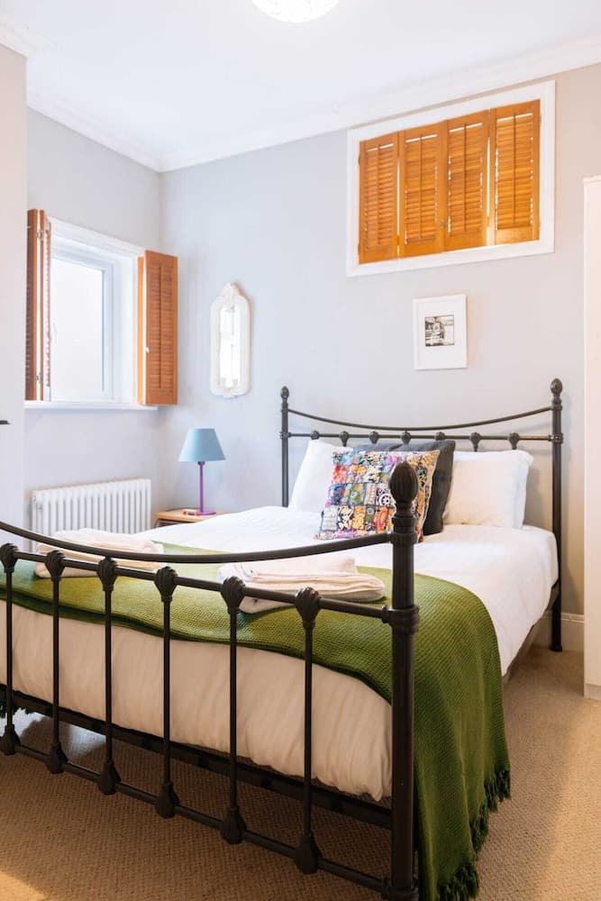 Inviting 1BD Flat - 20 Mins to Brighton Beach!