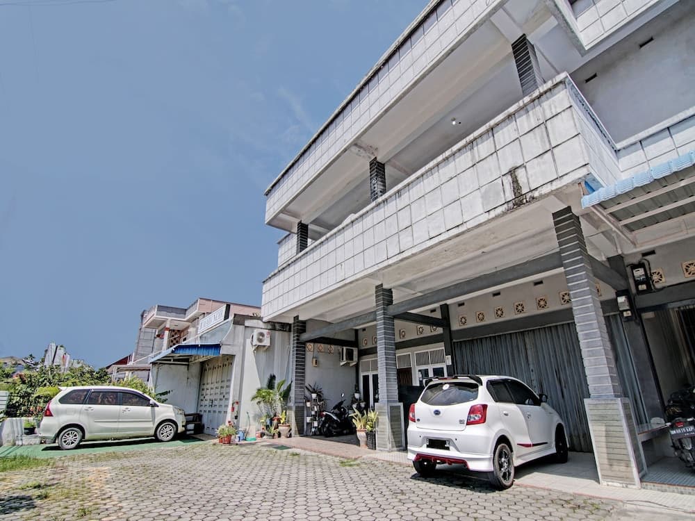 OYO 93325 Bagus Jaya SyariahNearJembatan Siak