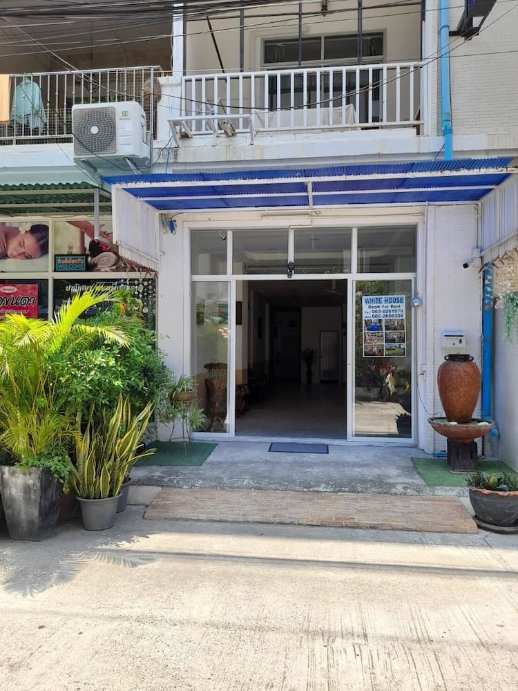 White House by Sorot