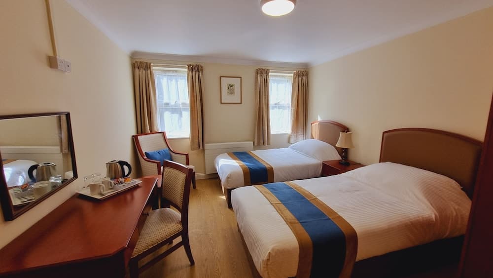 Royal Swan Ashley Manor