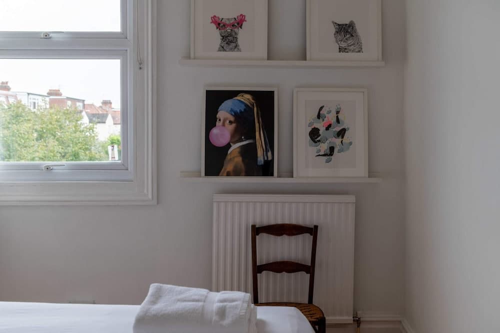 Beautiful Three Bed Abode Near Dollis Hill