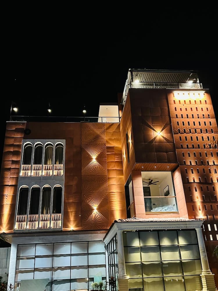 Konaklama yerinin ön cephesi