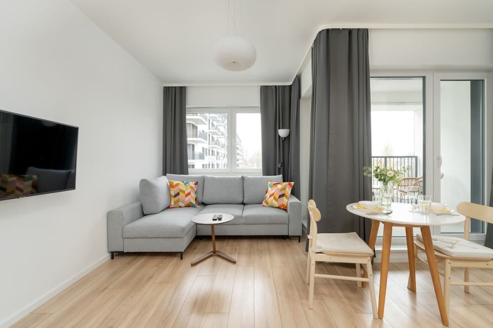 Gray Cosy Studio in Poznań by Renters