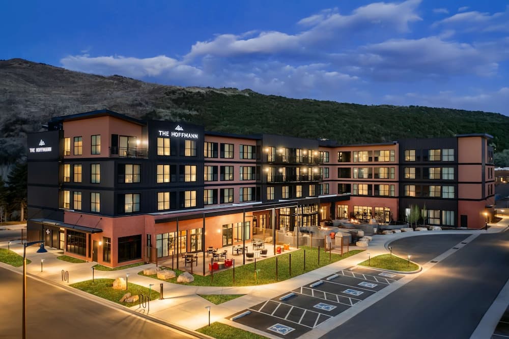 The Hoffmann Hotel Basalt Aspen, Tapestry Collection By Hilton