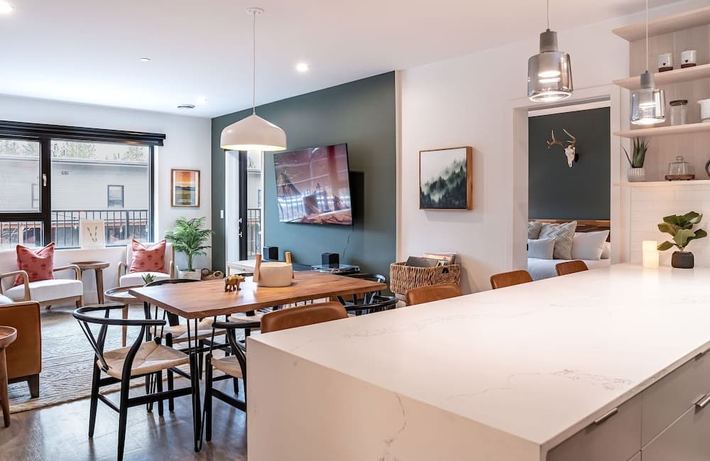 Hemlock Hangout By Revelstoke Vacations