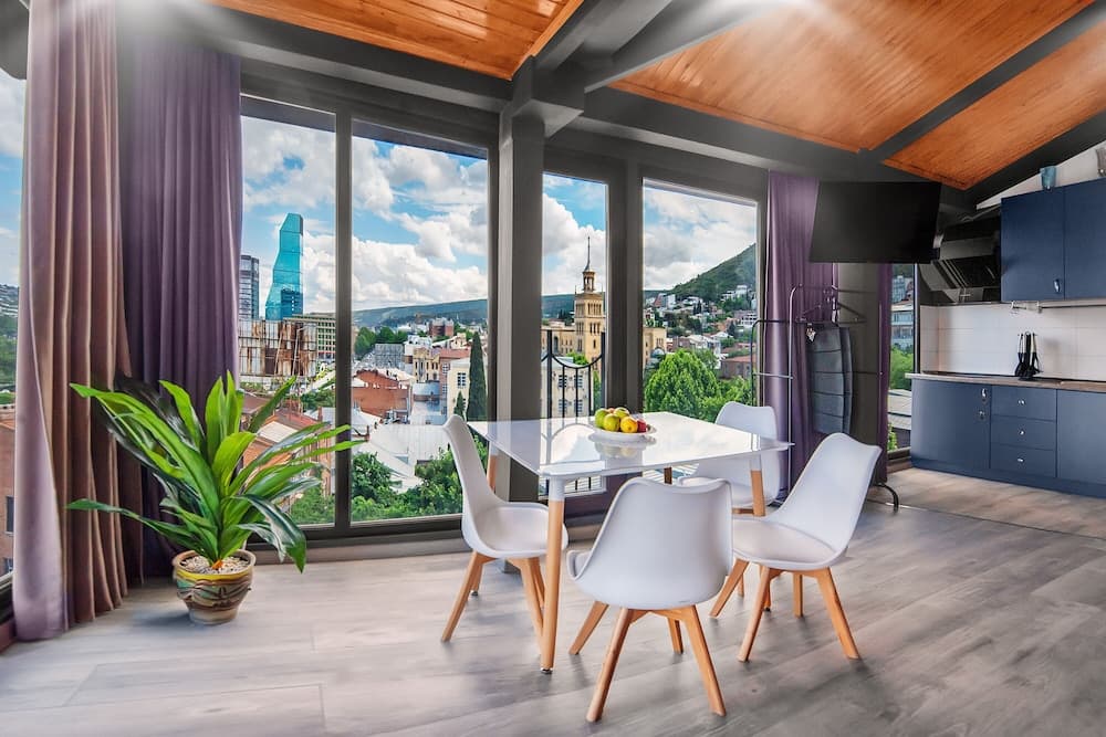 H&B apartments Pier Kobakhidze