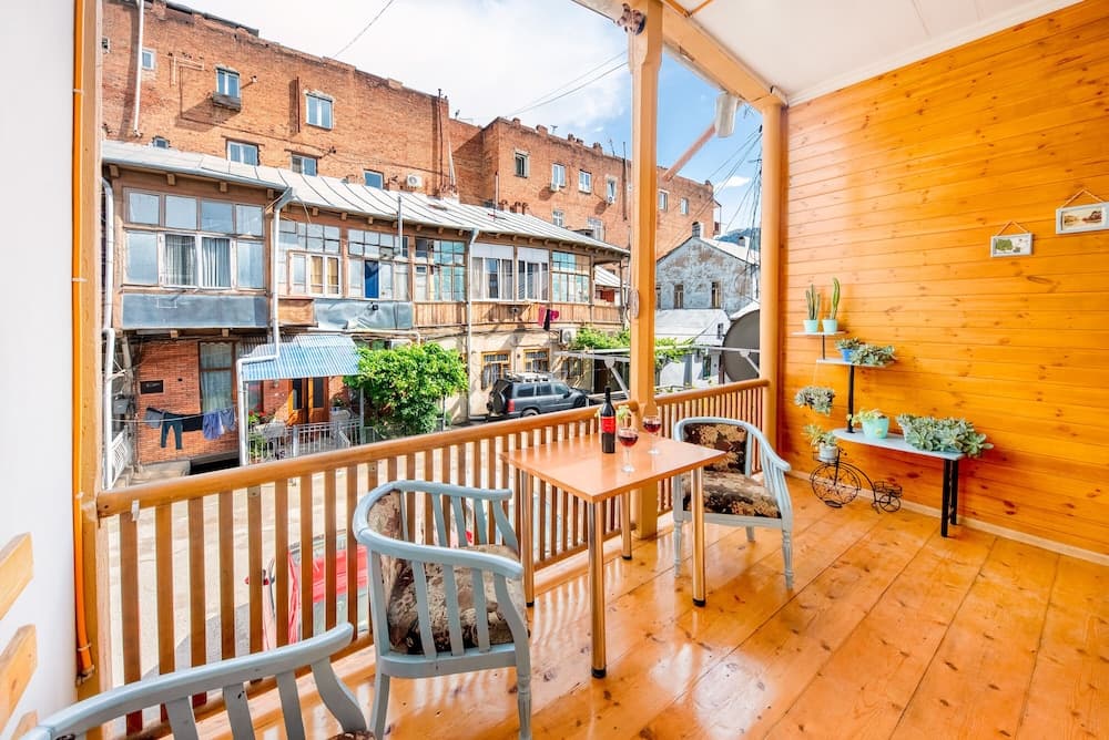 H&B apartments Qolga