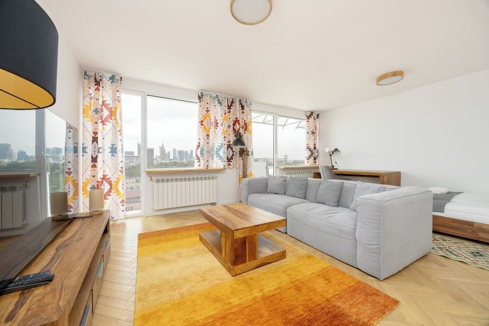 15th Floor Studio in Warsaw by Renters