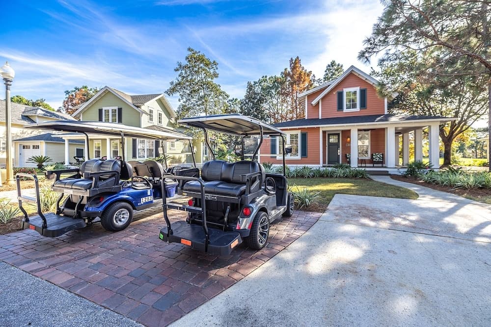 1282 Laurel Grove 3 Bedroom Home by RedAwning