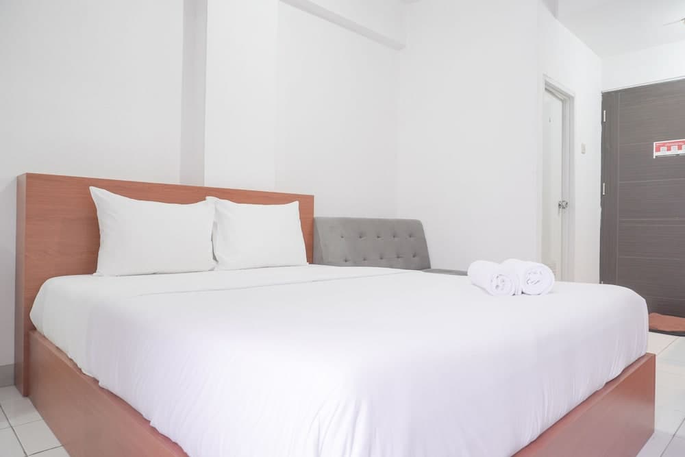 Comfort Studio At Sky View Apartment