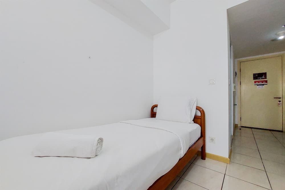 Cozy Stay Studio Apartment At M-Town Residence