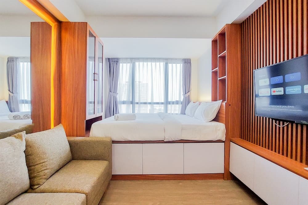 Good And Homey Studio At Collins Boulevard Apartment