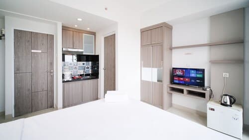 Clean And Cozy Stay Studio At Taman Melati Surabaya Apartment