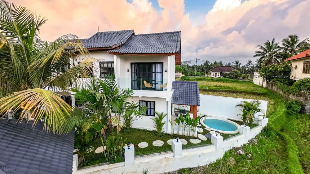 Sarang Apartments by EVDEkimi