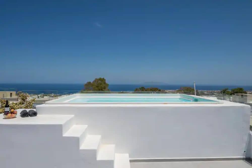 Nostos Apartments Fira