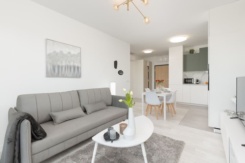 Lux Apartment by Renters Prestige
