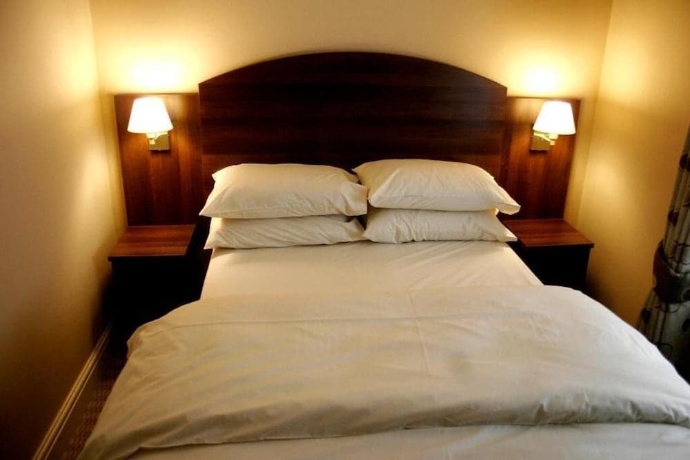 The Railway Tavern Hotel