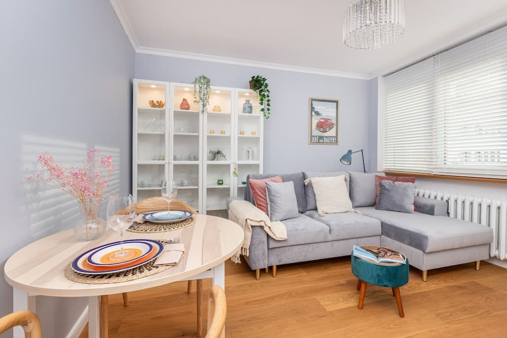 Two Bedroom Apartment Gdynia by Renters