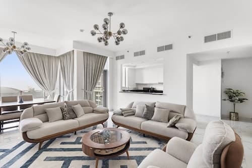 WelHome - Stunning 3BR Apartment with Balcony and Canal View