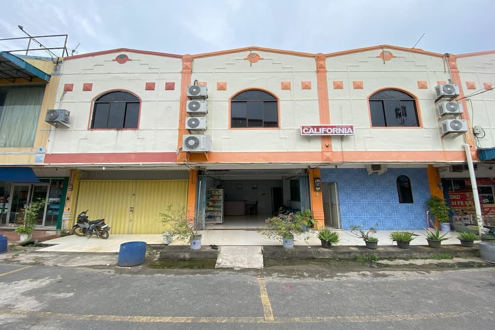 OYO 93397 Hotel California