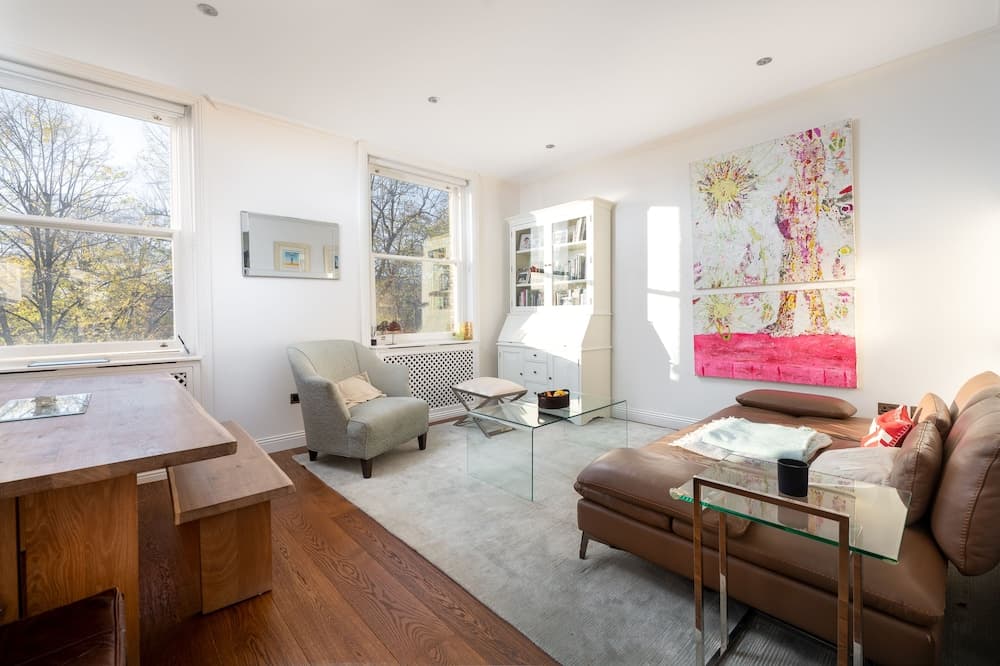 Bright Belgravia Home by Underthedoormat