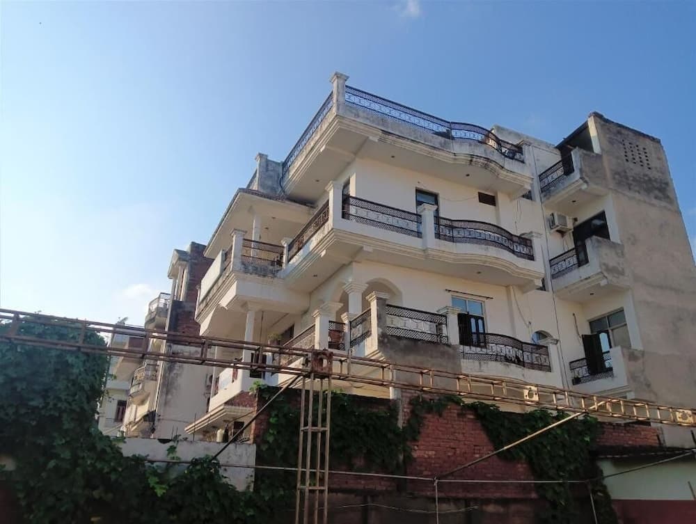 Varuna Palace Homestay