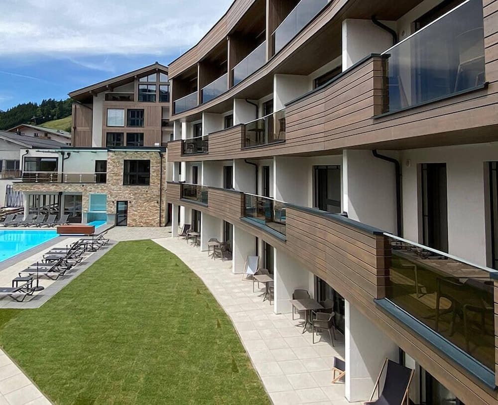 Lakeside-Luxury Apartments